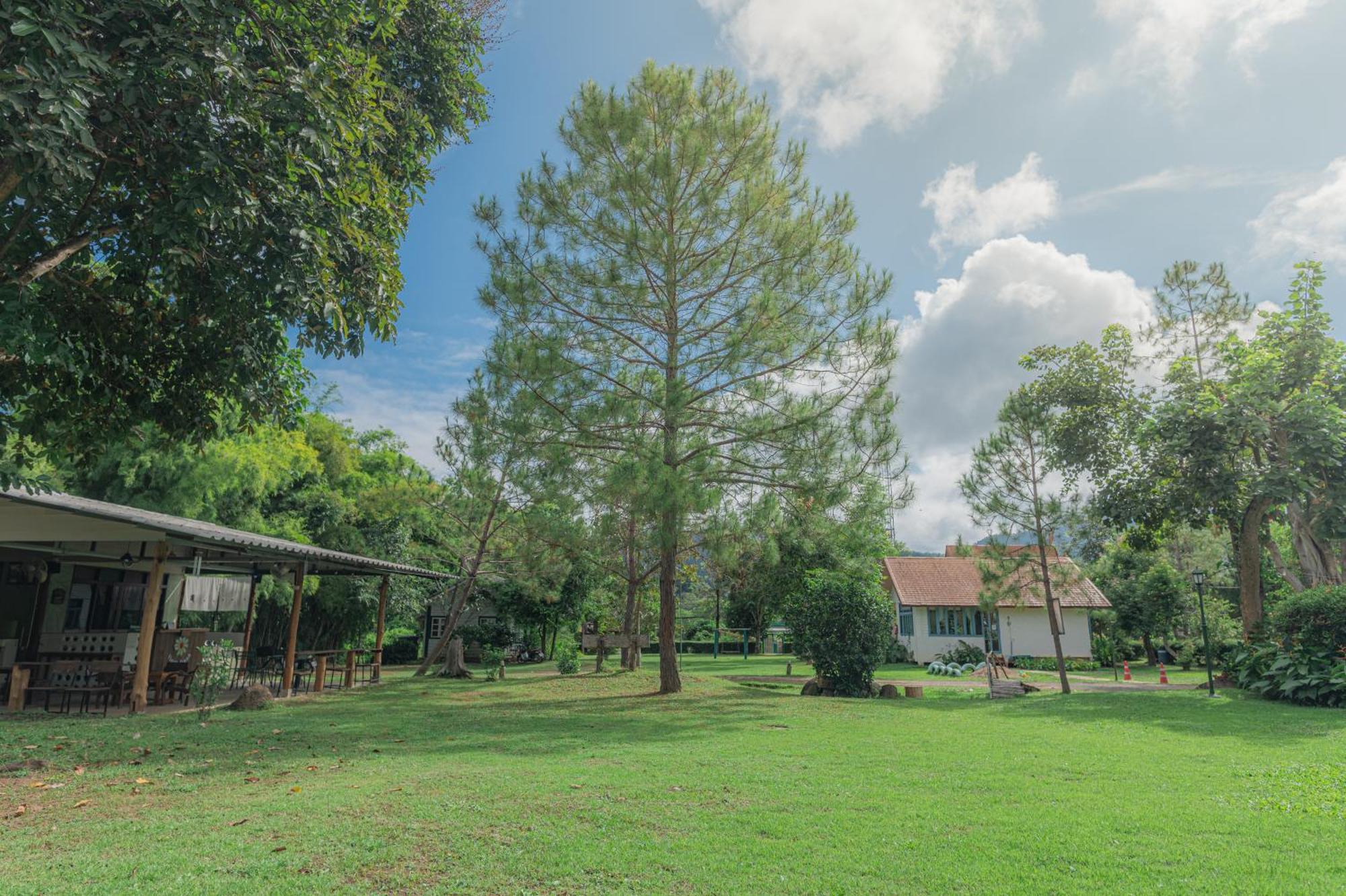 Pai Flora Resort Exterior photo